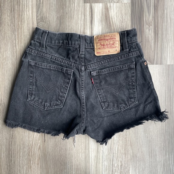 Vintage 550 Levi's Black Cut‎ Off Distressed Frayed Hem Cut Off Shorts XS High W - Picture 1 of 10
